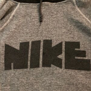 Nike size xl woman’s cropped hoodie, vintage